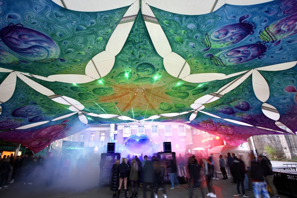 F17DB115 35BB 4281 8341 98D83CF39A32 1 201 a